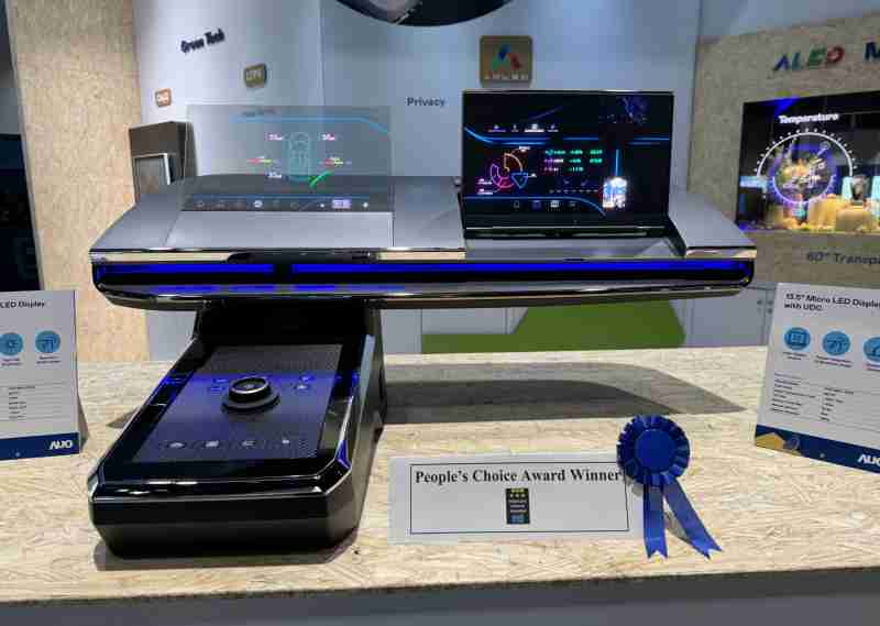 z6尊龙车用Micro LED Display HMI解决方案获”最佳车用显示奖”，，，，以用户为中心开发，，，针对前座驾驶与乘客设计兼具娱乐与安全的高画质屏幕，，，包含车舱前座的Micro LED透明屏幕及全球首款内建镜头的智慧Micro LED显示器